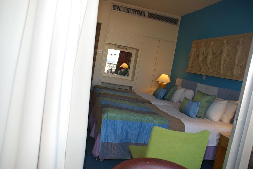 The Caravel Hotel Λεμεσός Εξωτερικό φωτογραφία