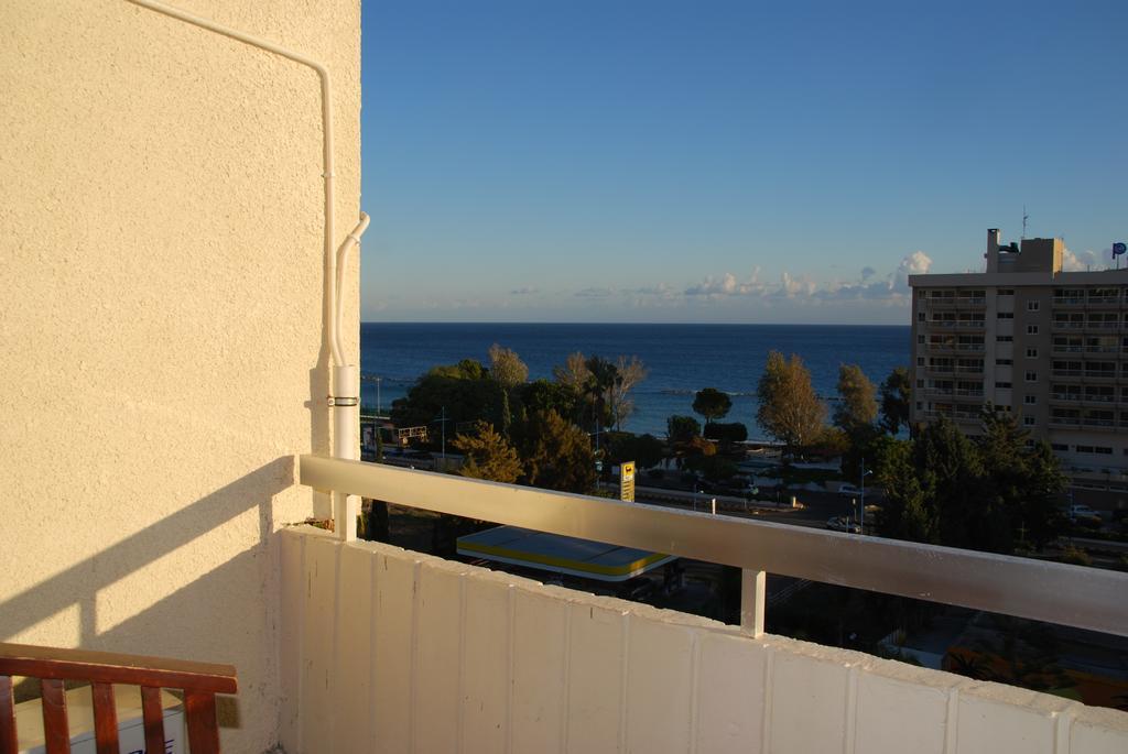The Caravel Hotel Λεμεσός Δωμάτιο φωτογραφία